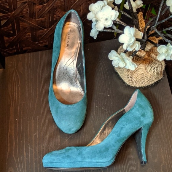 TAHARI Colette Heels - Picture 2 of 6